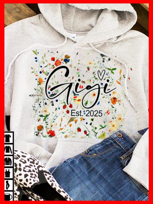 Personalized Grandma Hoodie Gigi Floral Background Custom Title Gift For Grandma 3