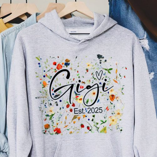 Personalized Grandma Hoodie Gigi Floral Background Custom Title Gift For Grandma 4