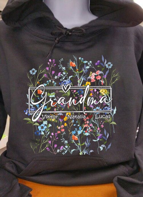 Personalized Grandma Hoodie Grandma Floral Custom Title And Kid's Name Gift For Grandma 2